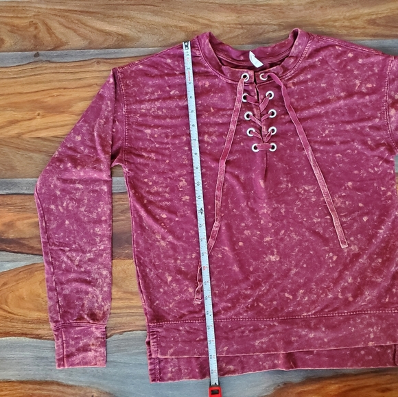 Mudd, Ladies Long Sleeve Shirt, Medium, Super Soft, Tie, Maroon, Distressed Look - Picture 4 of 7